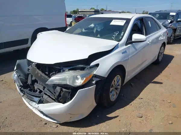 4T1BD1FK9HU218420 2017 TOYOTA CAMRY - Image 2
