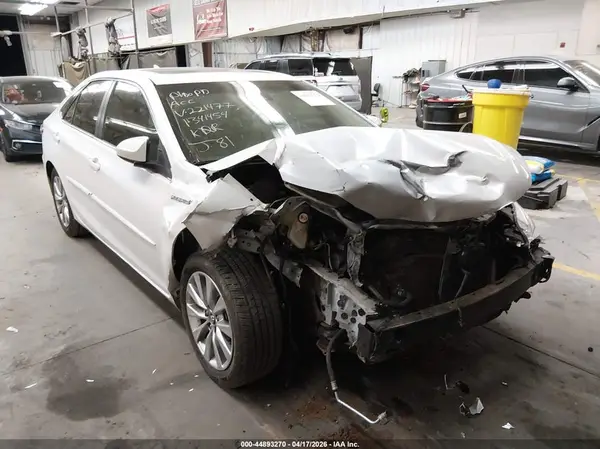 4T1BD1FK9HU221477 2017 TOYOTA CAMRY - Image 1