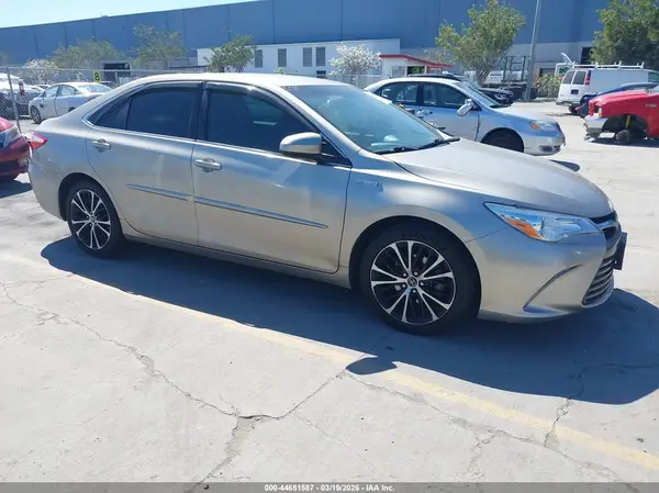 4T1BD1FKXGU178394 2016 TOYOTA CAMRY - Image 1