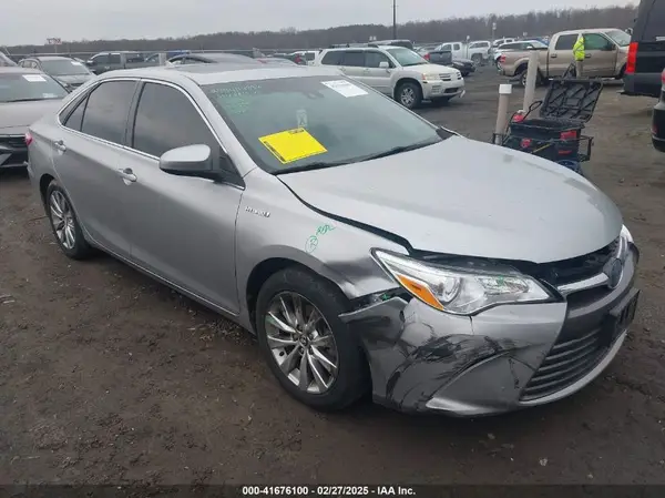 4T1BD1FKXGU182056 2016 TOYOTA CAMRY - Image 1