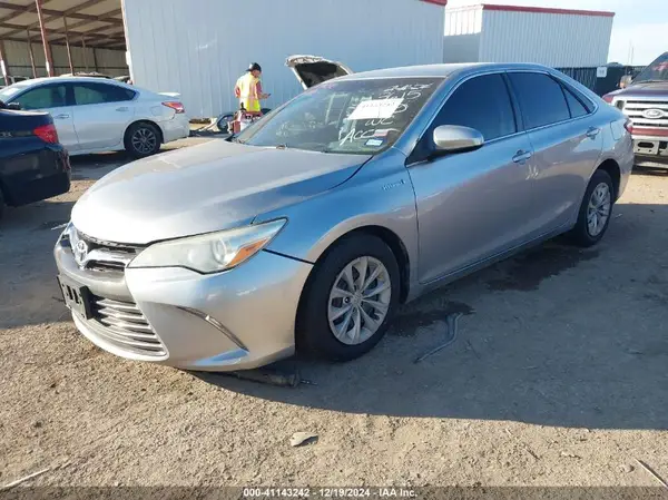 4T1BD1FKXGU198242 2016 TOYOTA CAMRY - Image 2