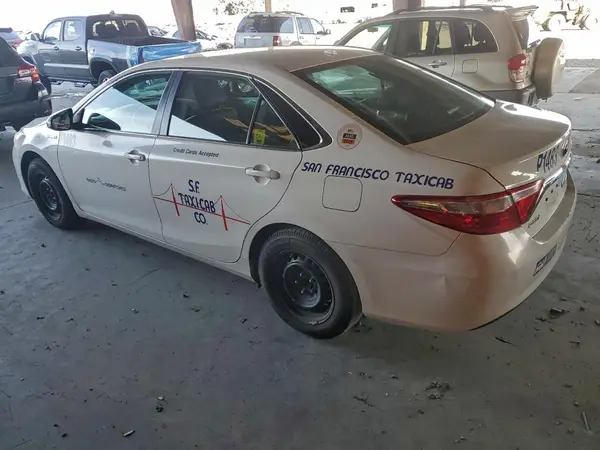 4T1BD1FKXHU206812 2017 TOYOTA CAMRY - Image 2