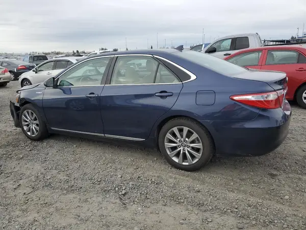 4T1BD1FKXHU213050 2017 TOYOTA CAMRY - Image 2