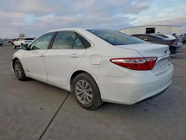 4T1BD1FKXHU215378 2017 TOYOTA CAMRY - Image 2