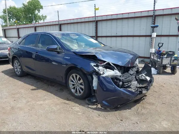 4T1BD1FKXHU215770 2017 TOYOTA CAMRY - Image 1