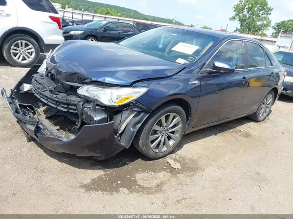 4T1BD1FKXHU215770 2017 TOYOTA CAMRY - Image 2