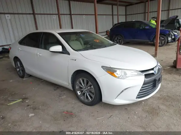 4T1BD1FKXHU218247 2017 TOYOTA CAMRY - Image 1