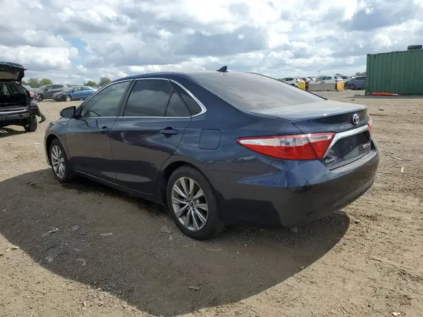 4T1BD1FKXHU224405 2017 TOYOTA CAMRY - Image 2