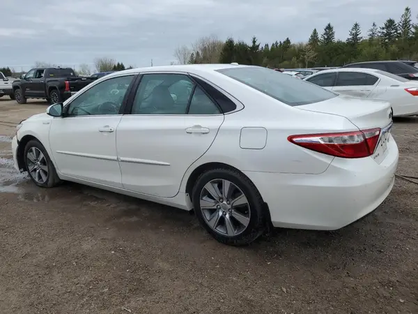 4T1BD1FKXHU226882 2017 TOYOTA CAMRY - Image 2