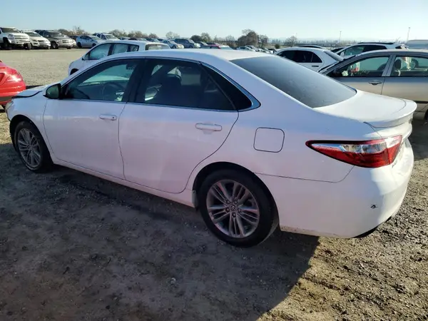 4T1BF1FK0GU119137 2016 TOYOTA CAMRY - Image 2