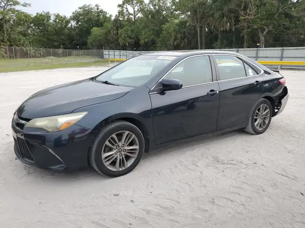 4T1BF1FK0GU119686 2016 TOYOTA CAMRY - Image 1
