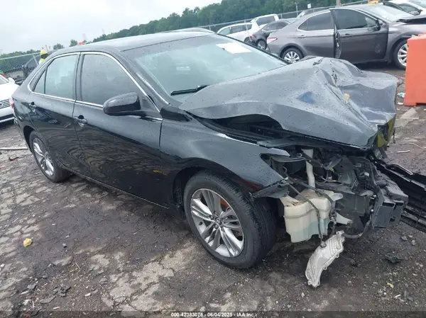 4T1BF1FK0GU120496 2016 TOYOTA CAMRY - Image 1