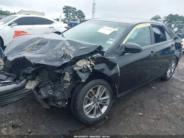 4T1BF1FK0GU120496 2016 TOYOTA CAMRY - Image 2