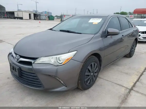 4T1BF1FK0GU121518 2016 TOYOTA CAMRY - Image 2