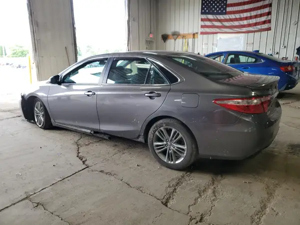 4T1BF1FK0GU121762 2016 TOYOTA CAMRY - Image 2