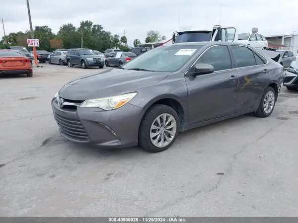 4T1BF1FK0GU122958 2016 TOYOTA CAMRY - Image 2
