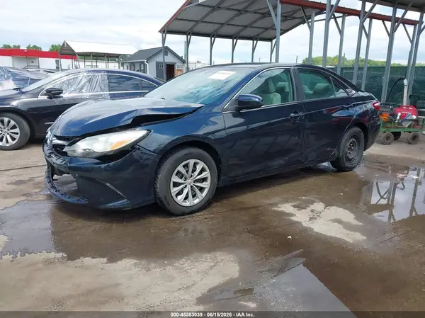 4T1BF1FK0GU123477 2016 TOYOTA CAMRY - Image 2