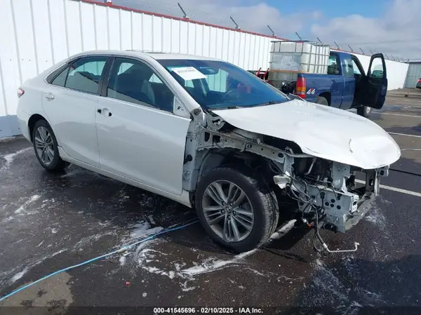 4T1BF1FK0GU123625 2016 TOYOTA CAMRY - Image 1