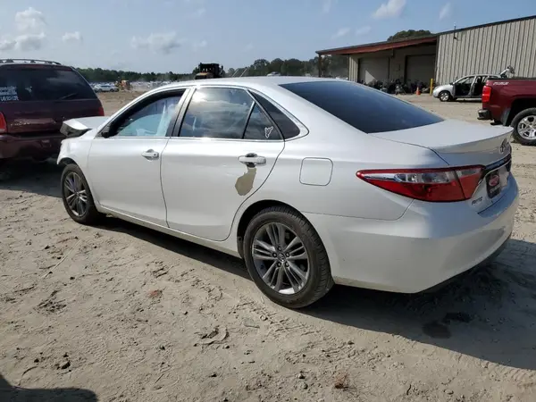 4T1BF1FK0GU124113 2016 TOYOTA CAMRY - Image 2