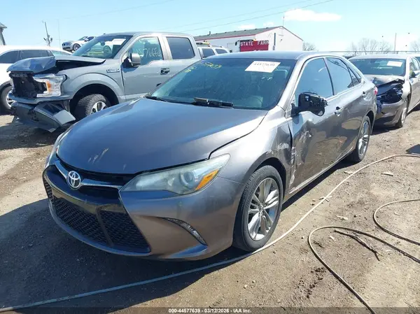 4T1BF1FK0GU124483 2016 TOYOTA CAMRY - Image 2