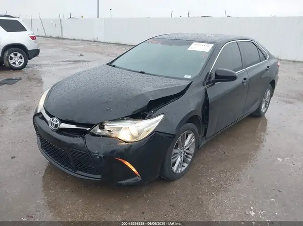 4T1BF1FK0GU125214 2016 TOYOTA CAMRY - Image 2