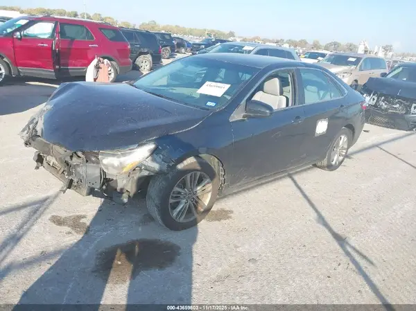 4T1BF1FK0GU125732 2016 TOYOTA CAMRY - Image 2