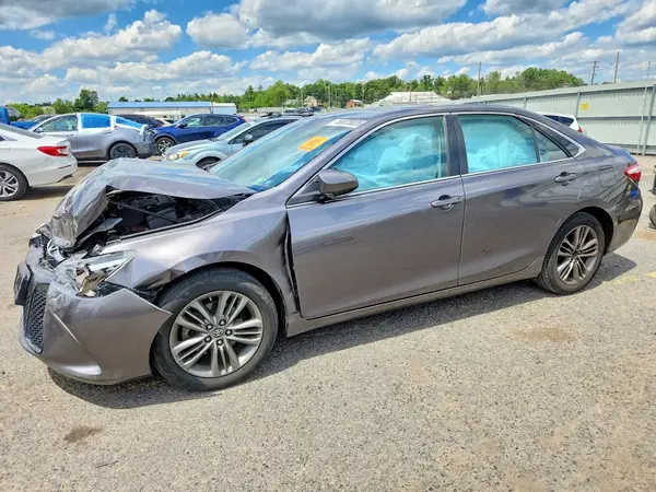 4T1BF1FK0GU126413 2016 TOYOTA CAMRY - Image 1