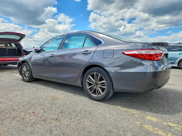 4T1BF1FK0GU126413 2016 TOYOTA CAMRY - Image 2