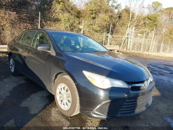 4T1BF1FK0GU127884 2016 TOYOTA CAMRY - Image 1