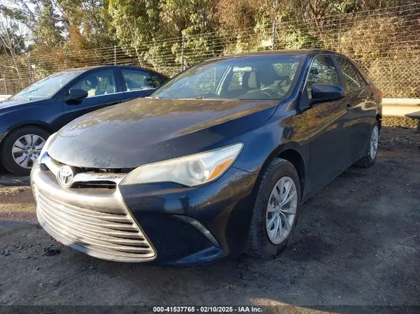 4T1BF1FK0GU127884 2016 TOYOTA CAMRY - Image 2