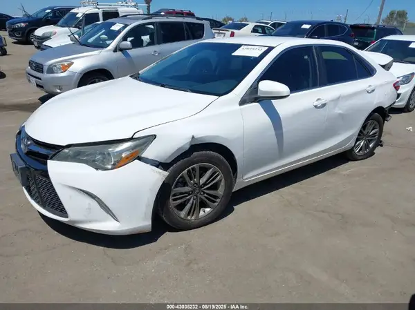 4T1BF1FK0GU127920 2016 TOYOTA CAMRY - Image 2