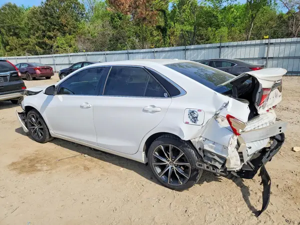 4T1BF1FK0GU128856 2016 TOYOTA CAMRY - Image 2