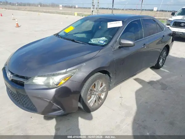 4T1BF1FK0GU129649 2016 TOYOTA CAMRY - Image 2