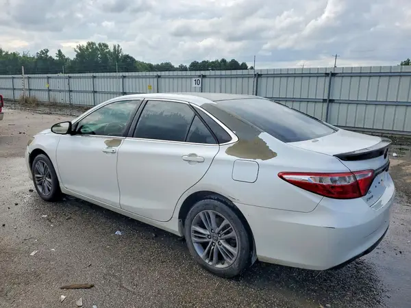 4T1BF1FK0GU132390 2016 TOYOTA CAMRY - Image 2