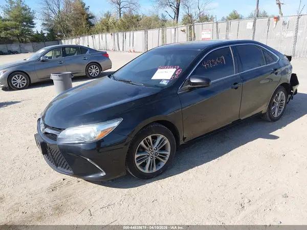 4T1BF1FK0GU132633 2016 TOYOTA CAMRY - Image 2