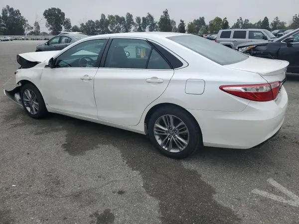 4T1BF1FK0GU132891 2016 TOYOTA CAMRY - Image 2