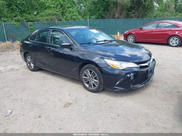 4T1BF1FK0GU134835 2016 TOYOTA CAMRY - Image 1
