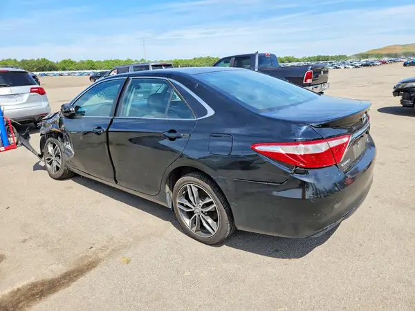4T1BF1FK0GU136665 2016 TOYOTA CAMRY - Image 2
