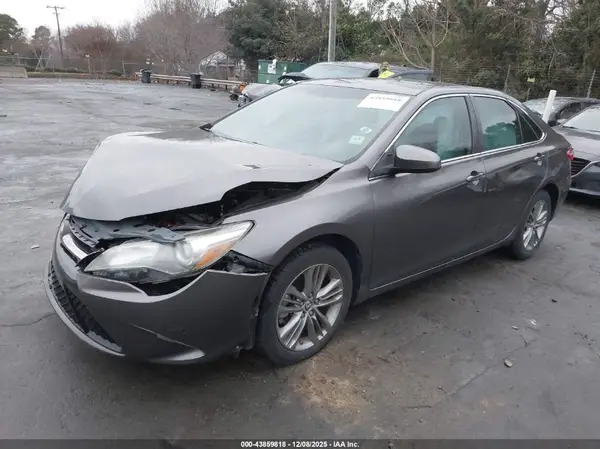 4T1BF1FK0GU137394 2016 TOYOTA CAMRY - Image 2