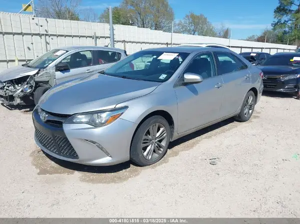 4T1BF1FK0GU137704 2016 TOYOTA CAMRY - Image 2