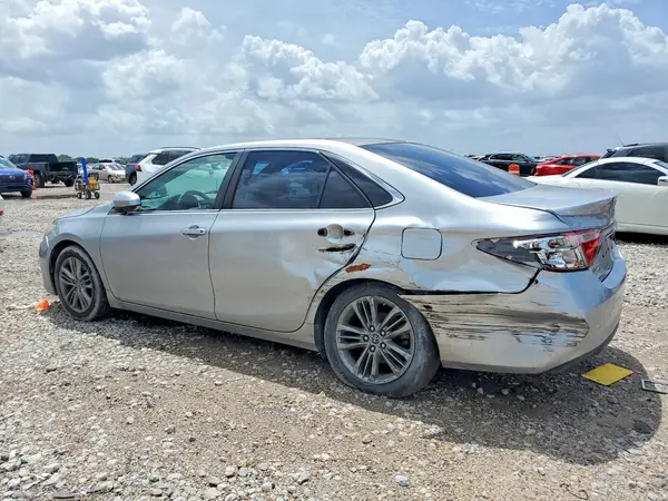 4T1BF1FK0GU138612 2016 TOYOTA CAMRY - Image 2
