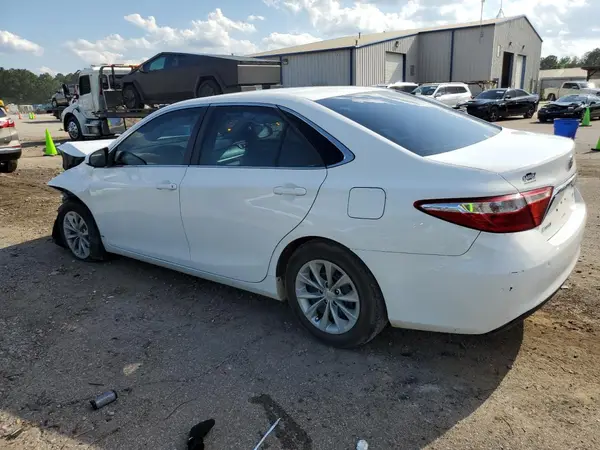 4T1BF1FK0GU139680 2016 TOYOTA CAMRY - Image 2