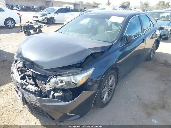 4T1BF1FK0GU139789 2016 TOYOTA CAMRY - Image 2