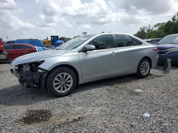 4T1BF1FK0GU139923 2016 TOYOTA CAMRY - Image 1