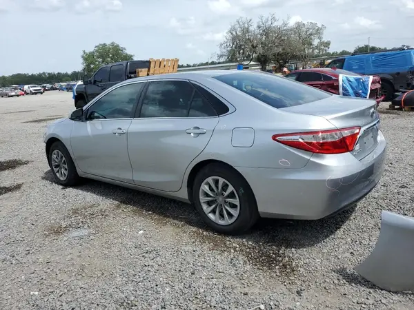 4T1BF1FK0GU139923 2016 TOYOTA CAMRY - Image 2