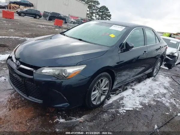 4T1BF1FK0GU142739 2016 TOYOTA CAMRY - Image 2