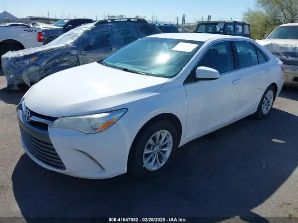 4T1BF1FK0GU144085 2016 TOYOTA CAMRY - Image 2