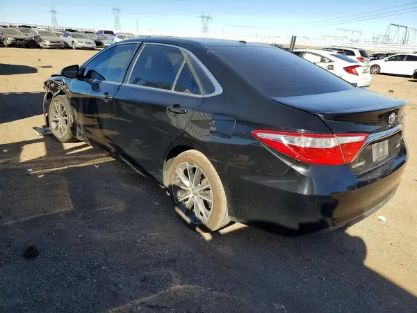 4T1BF1FK0GU144572 2016 TOYOTA CAMRY - Image 2