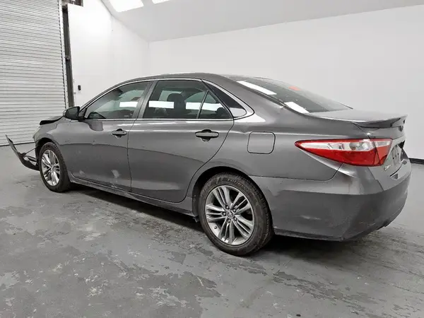 4T1BF1FK0GU145947 2016 TOYOTA CAMRY - Image 2