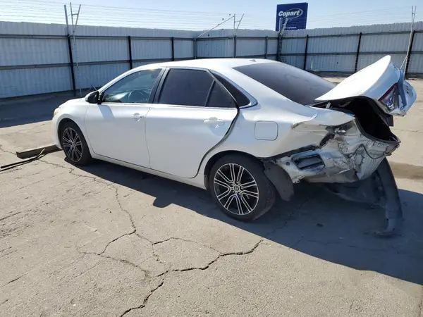 4T1BF1FK0GU147441 2016 TOYOTA CAMRY - Image 2